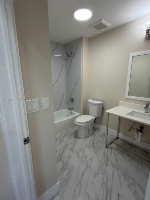 For Rent: $2,250 (2 beds, 2 baths, 1094 Square Feet)