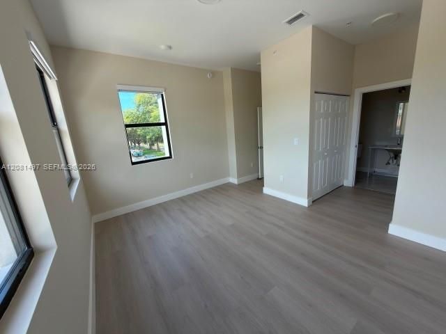 For Rent: $2,250 (2 beds, 2 baths, 1094 Square Feet)