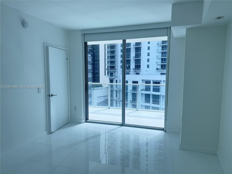 В аренду: $4,500 (2 спален, 2 ванн, 1165 Квадратных фут)