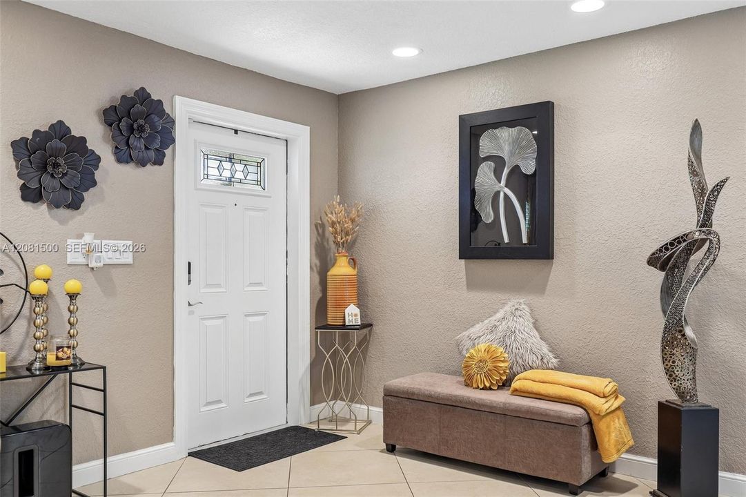 For Sale: $700,000 (5 beds, 2 baths, 2094 Square Feet)