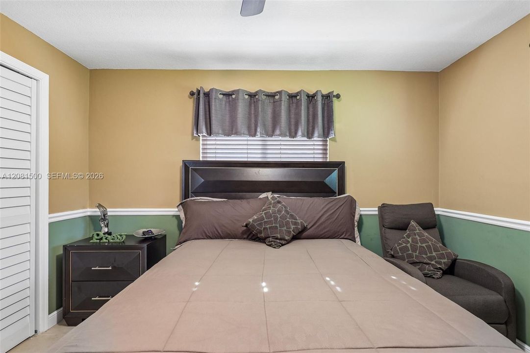 For Sale: $700,000 (5 beds, 2 baths, 2094 Square Feet)