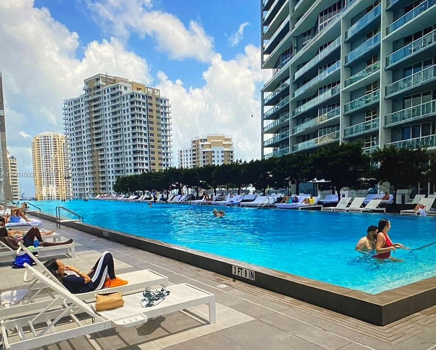 На продажу: $375,000 (0 спален, 1 ванн, 546 Квадратных фут)