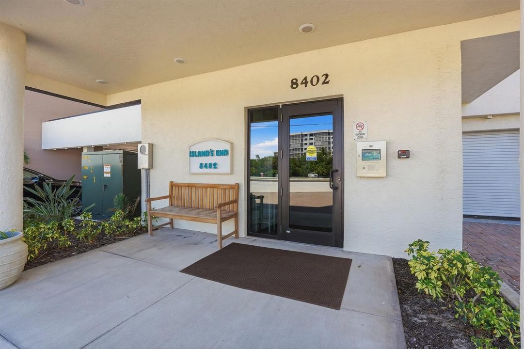 6_8402 estero blvd unit 405-006