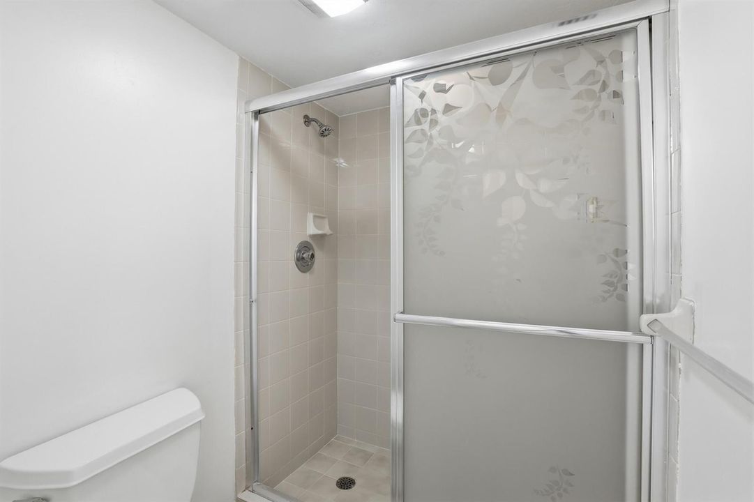 28_8402 estero blvd unit 405-028