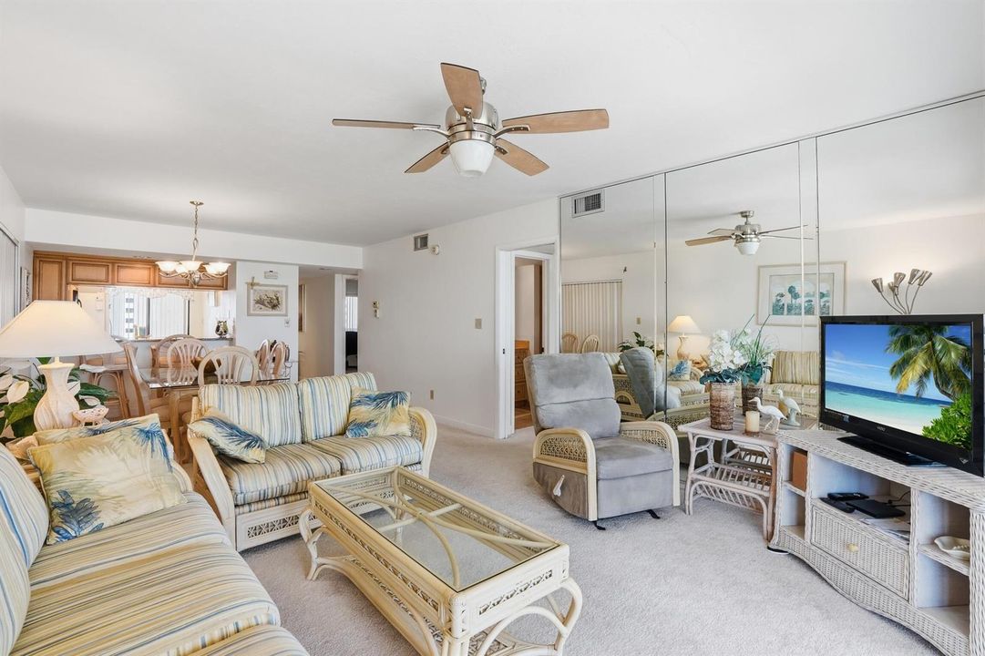 13_a8402 estero blvd unit 405-013