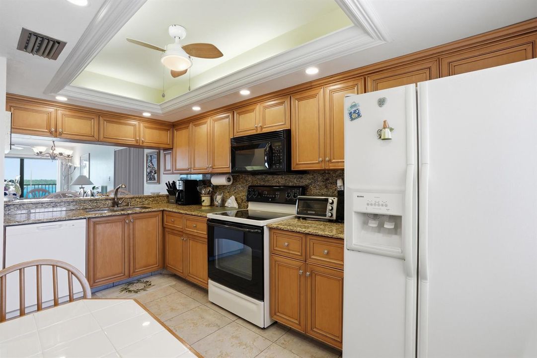 22_8402 estero blvd unit 405-022
