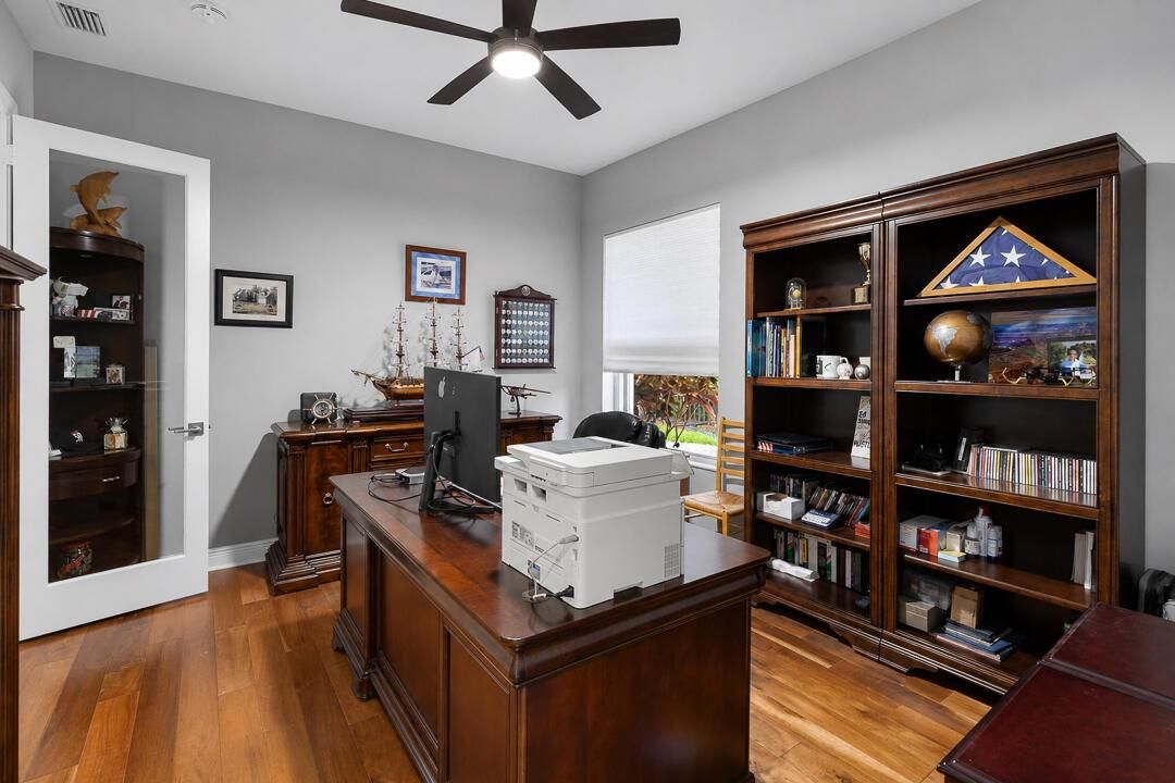724 SW Pebble Lane-43