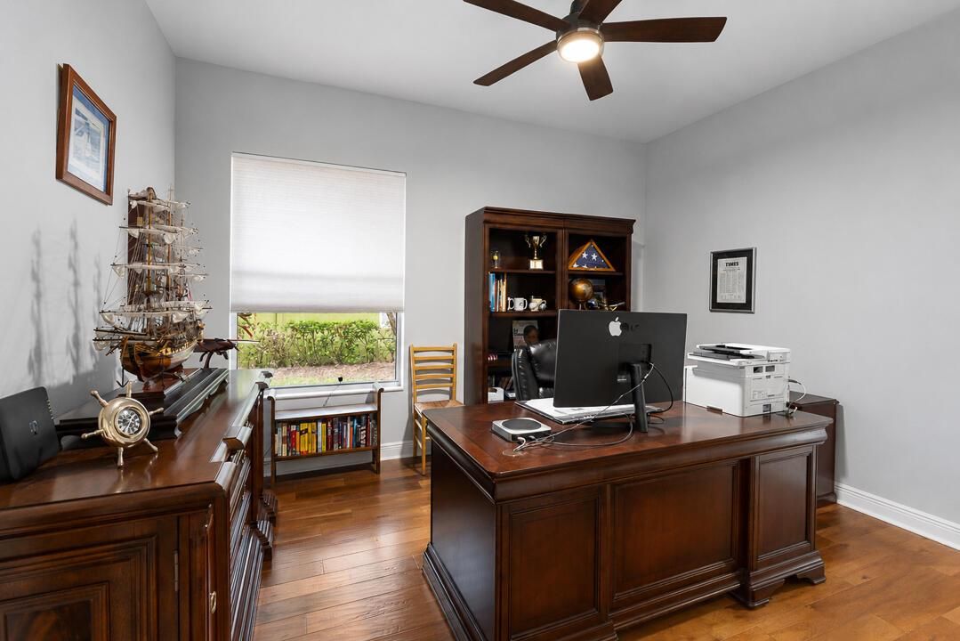 724 SW Pebble Lane-41