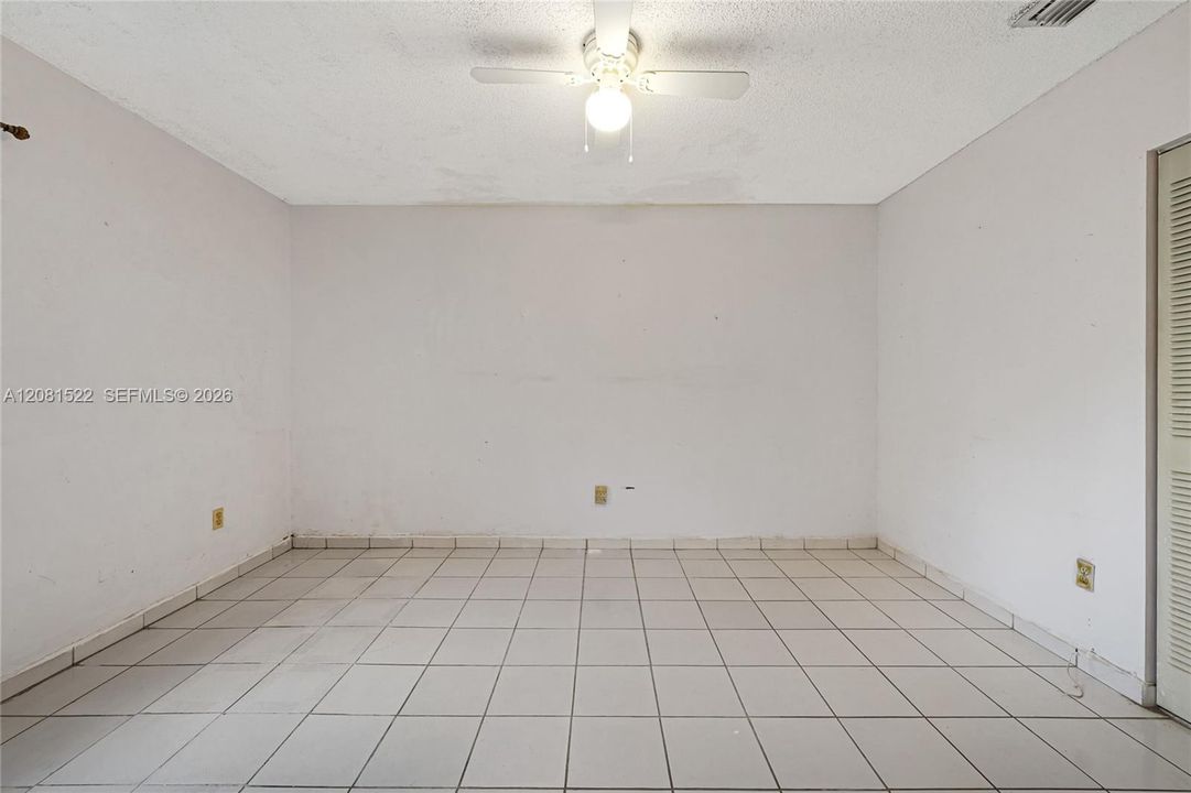 En Venta: $390,000 (3 camas, 2 baños, 1481 Pies cuadrados)