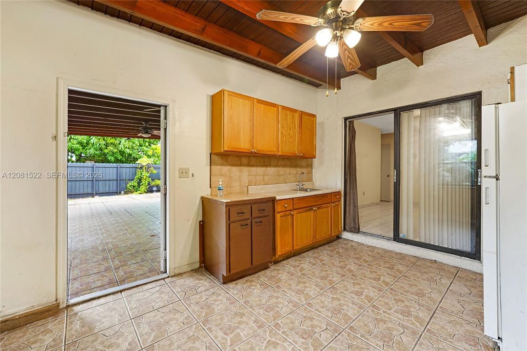 En Venta: $390,000 (3 camas, 2 baños, 1481 Pies cuadrados)