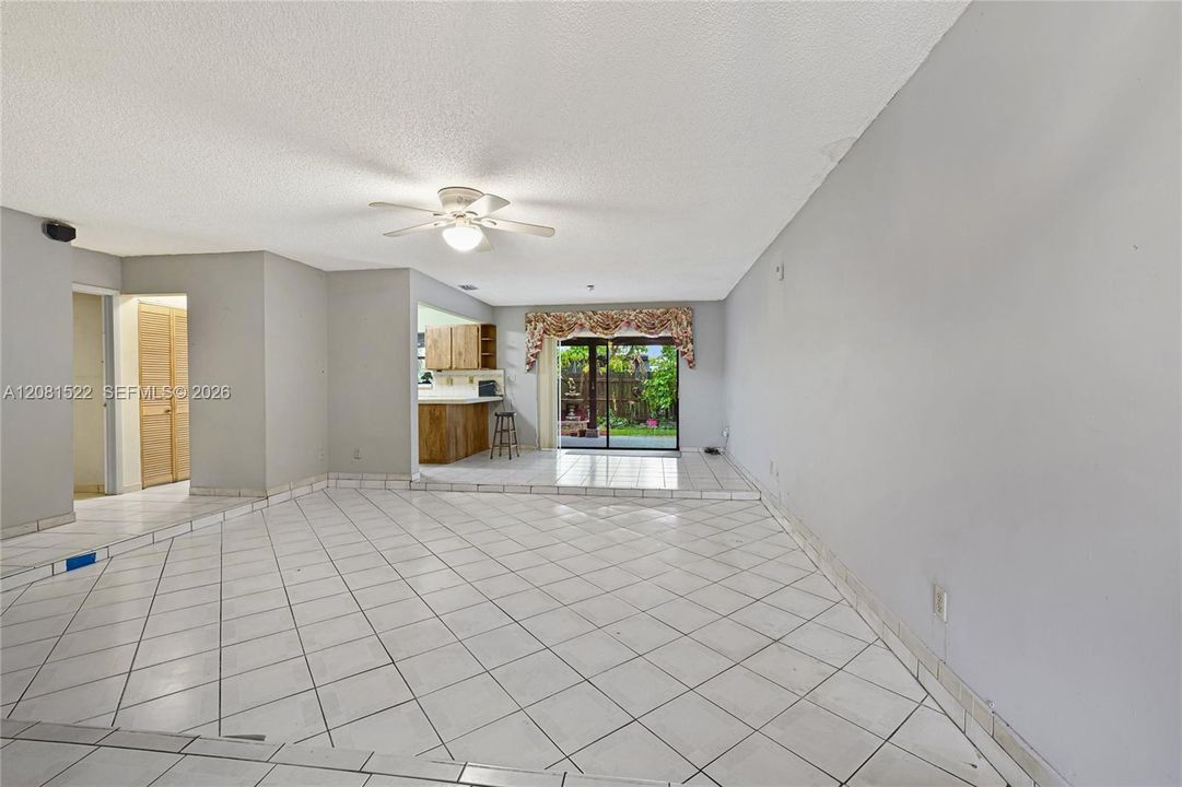 En Venta: $390,000 (3 camas, 2 baños, 1481 Pies cuadrados)