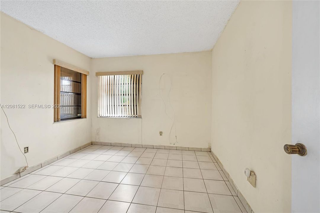 En Venta: $390,000 (3 camas, 2 baños, 1481 Pies cuadrados)