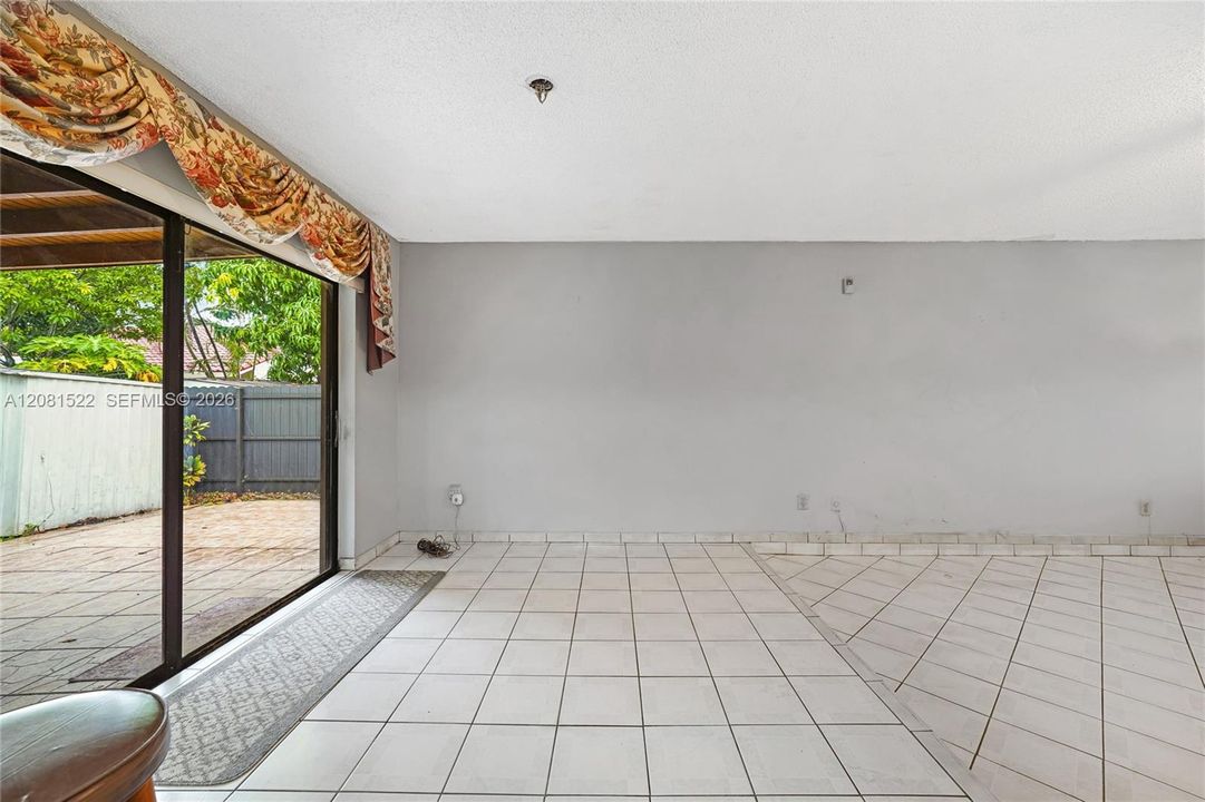 En Venta: $390,000 (3 camas, 2 baños, 1481 Pies cuadrados)
