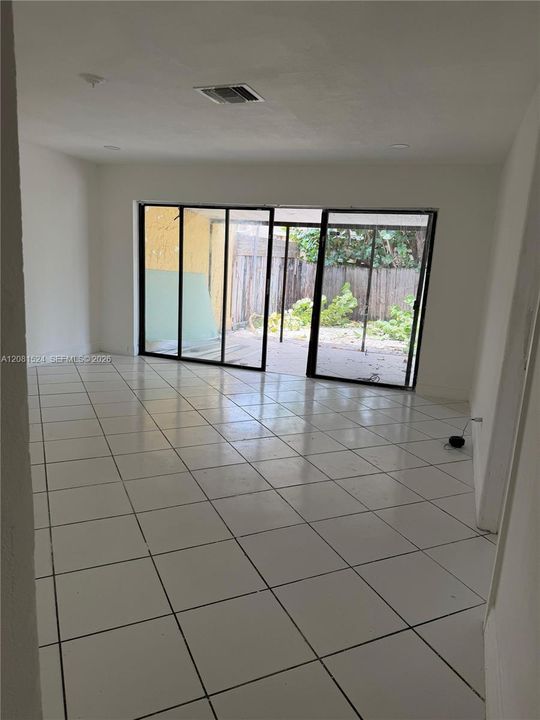 For Rent: $2,950 (4 beds, 2 baths, 1308 Square Feet)