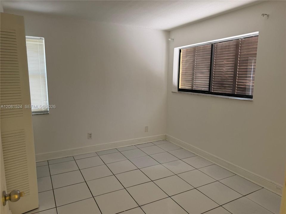 For Rent: $2,950 (4 beds, 2 baths, 1308 Square Feet)