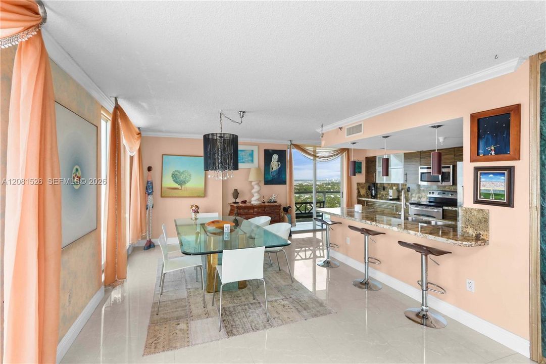 En Venta: $1,800,000 (3 camas, 3 baños, 1680 Pies cuadrados)