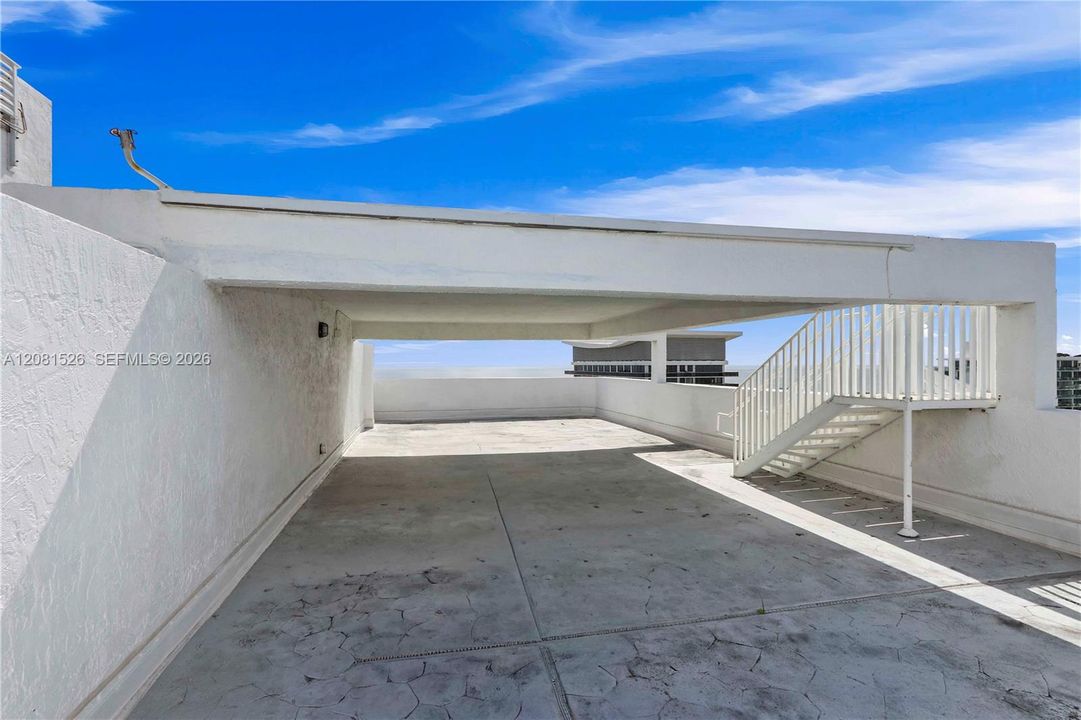 En Venta: $1,800,000 (3 camas, 3 baños, 1680 Pies cuadrados)