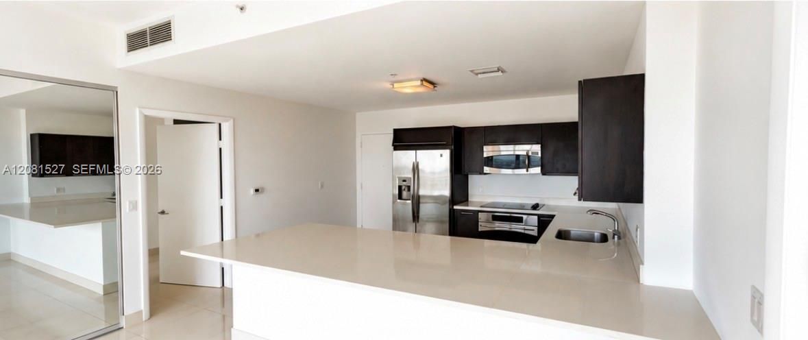 В аренду: $3,900 (2 спален, 2 ванн, 1079 Квадратных фут)