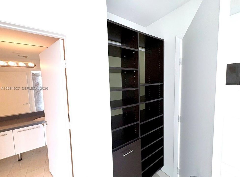 В аренду: $3,900 (2 спален, 2 ванн, 1079 Квадратных фут)