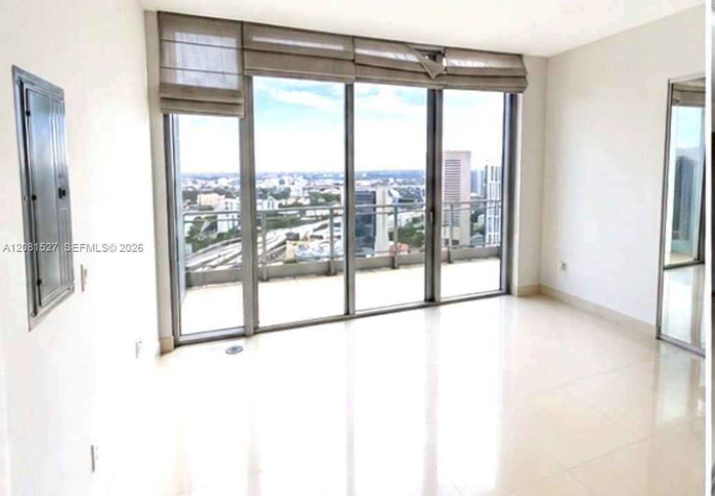 В аренду: $3,900 (2 спален, 2 ванн, 1079 Квадратных фут)