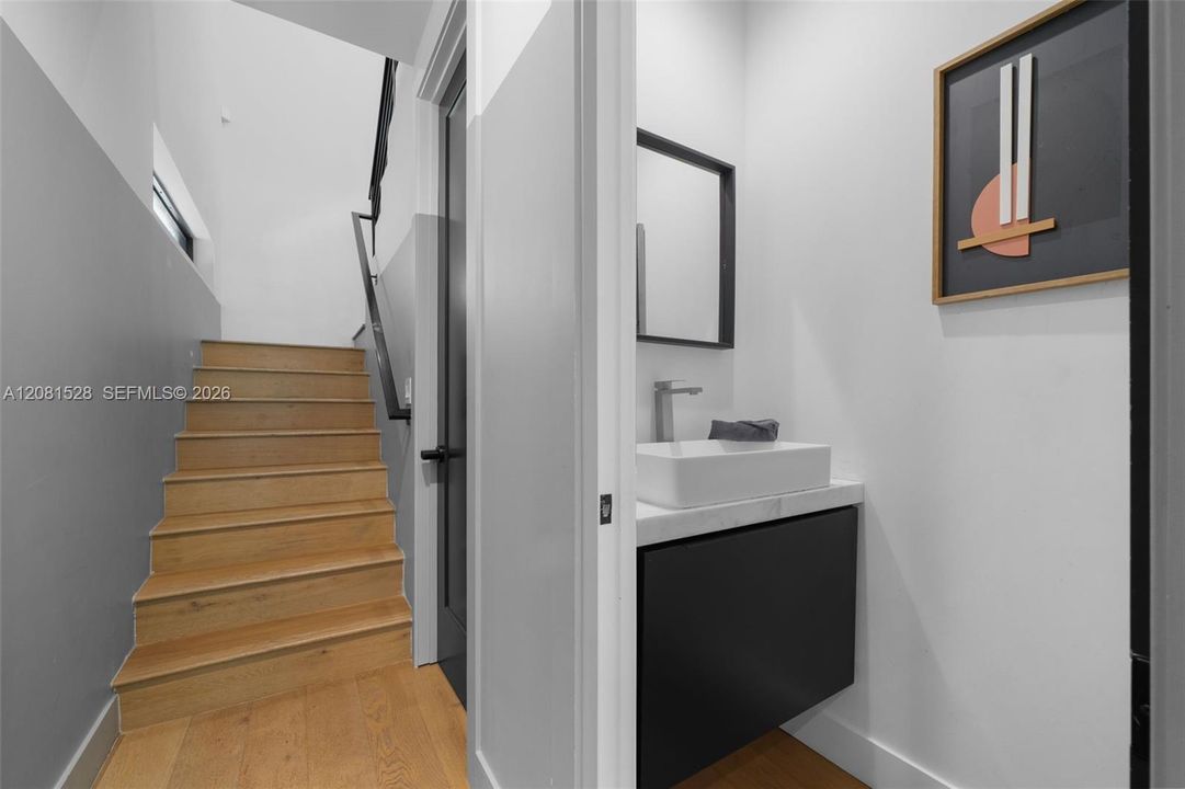 En Venta: $1,225,000 (3 camas, 2 baños, 1661 Pies cuadrados)