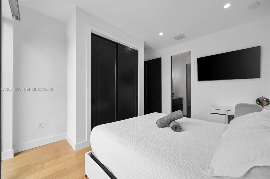 En Venta: $1,225,000 (3 camas, 2 baños, 1661 Pies cuadrados)