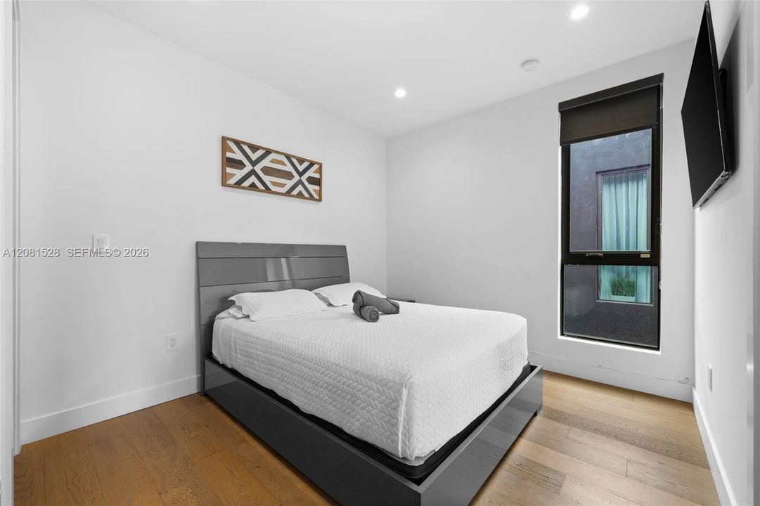 En Venta: $1,225,000 (3 camas, 2 baños, 1661 Pies cuadrados)