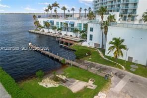 For Sale: $250,000 (2 beds, 2 baths, 1180 Square Feet)