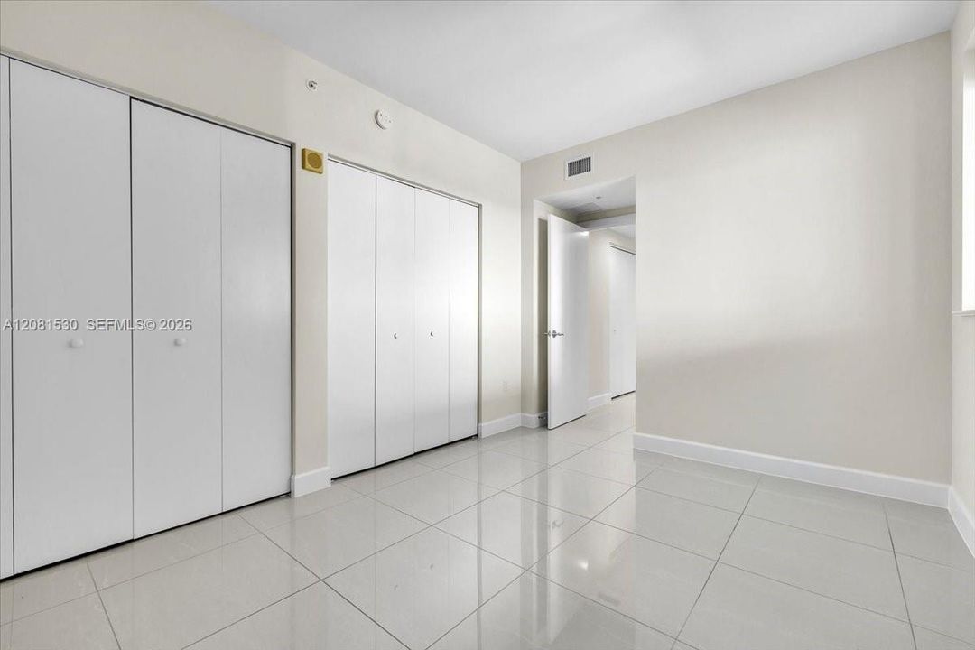 For Sale: $250,000 (2 beds, 2 baths, 1180 Square Feet)