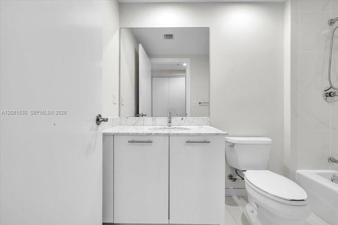 For Sale: $250,000 (2 beds, 2 baths, 1180 Square Feet)