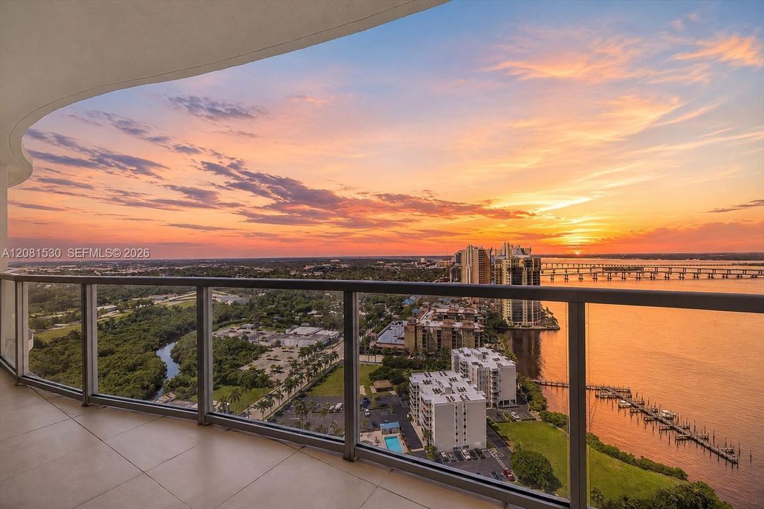 For Sale: $250,000 (2 beds, 2 baths, 1180 Square Feet)