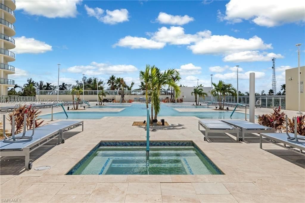 For Sale: $250,000 (2 beds, 2 baths, 1180 Square Feet)