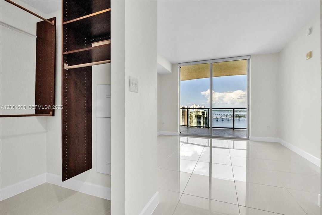 For Sale: $250,000 (2 beds, 2 baths, 1180 Square Feet)