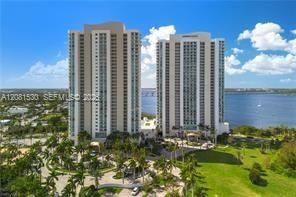For Sale: $250,000 (2 beds, 2 baths, 1180 Square Feet)