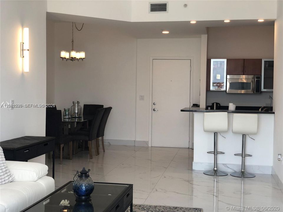 В аренду: $3,150 (2 спален, 2 ванн, 1074 Квадратных фут)