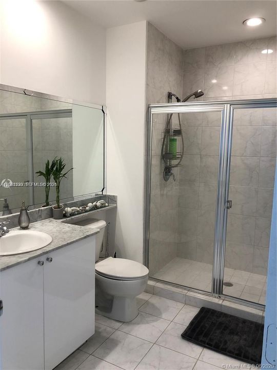 В аренду: $3,150 (2 спален, 2 ванн, 1074 Квадратных фут)