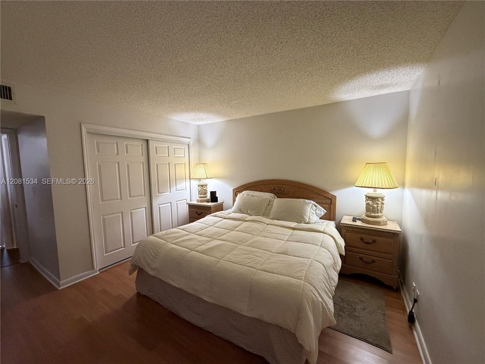 En Venta: $205,000 (2 camas, 1 baños, 832 Pies cuadrados)