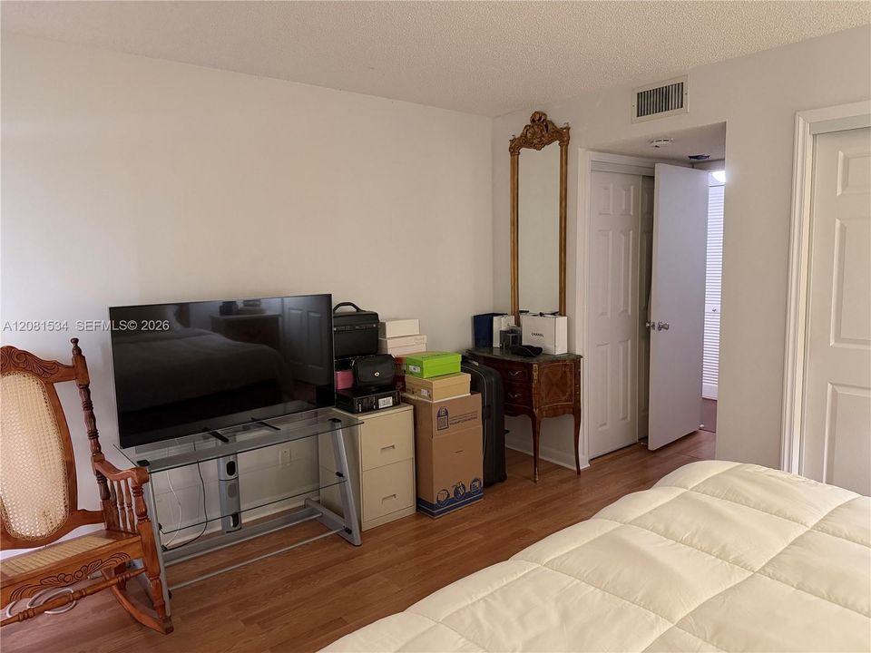 En Venta: $205,000 (2 camas, 1 baños, 832 Pies cuadrados)