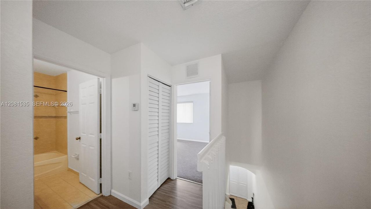 В аренду: $2,375 (2 спален, 2 ванн, 1314 Квадратных фут)