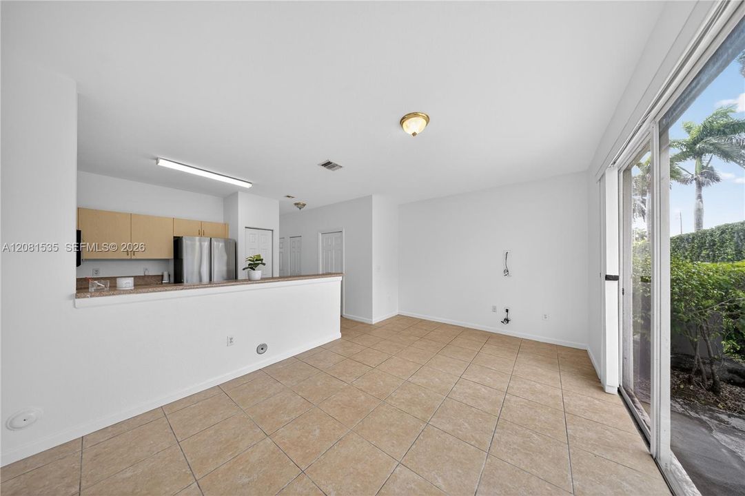 В аренду: $2,375 (2 спален, 2 ванн, 1314 Квадратных фут)
