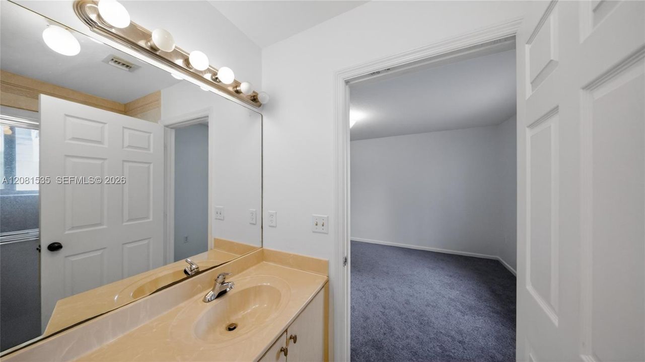 В аренду: $2,375 (2 спален, 2 ванн, 1314 Квадратных фут)