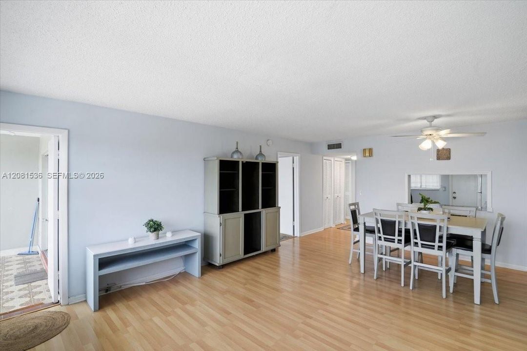В аренду: $1,800 (1 спален, 1 ванн, 770 Квадратных фут)