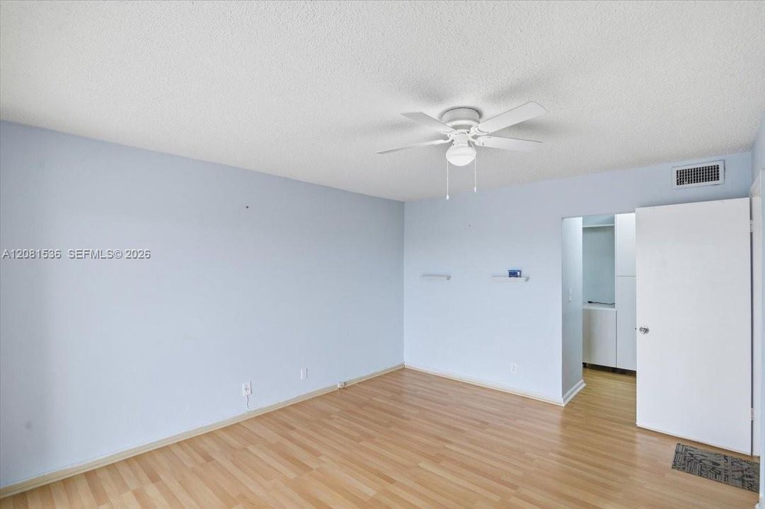 В аренду: $1,800 (1 спален, 1 ванн, 770 Квадратных фут)