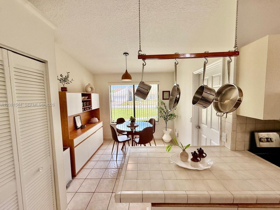 En Renta: $4,200 (3 camas, 2 baños, 1580 Pies cuadrados)