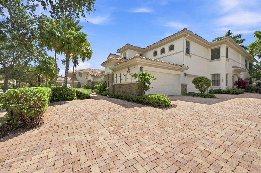 5-web-or-mls-7634-old-thyme-ct