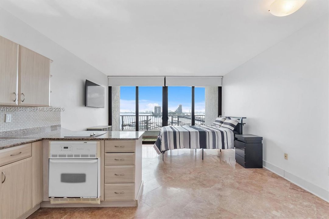 For Rent: $2,150 (0 beds, 1 baths, 400 Square Feet)