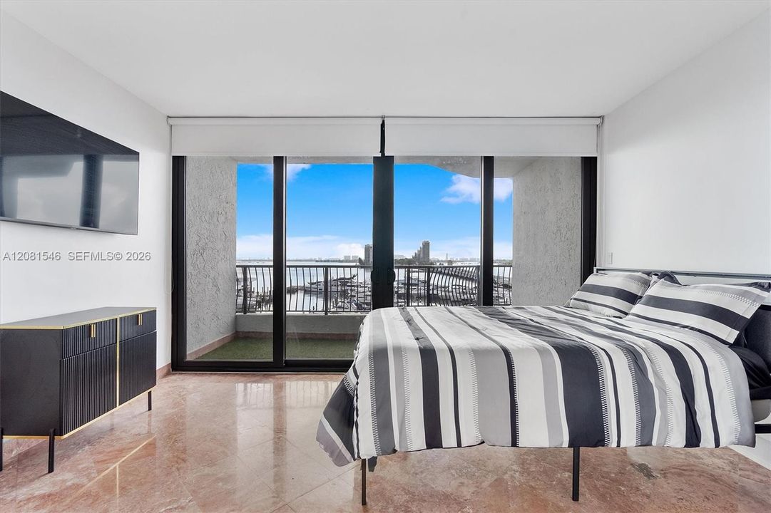 For Rent: $2,150 (0 beds, 1 baths, 400 Square Feet)