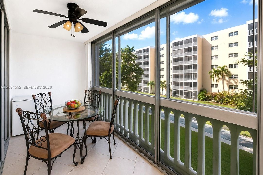 For Rent: $2,300 (2 beds, 2 baths, 1092 Square Feet)