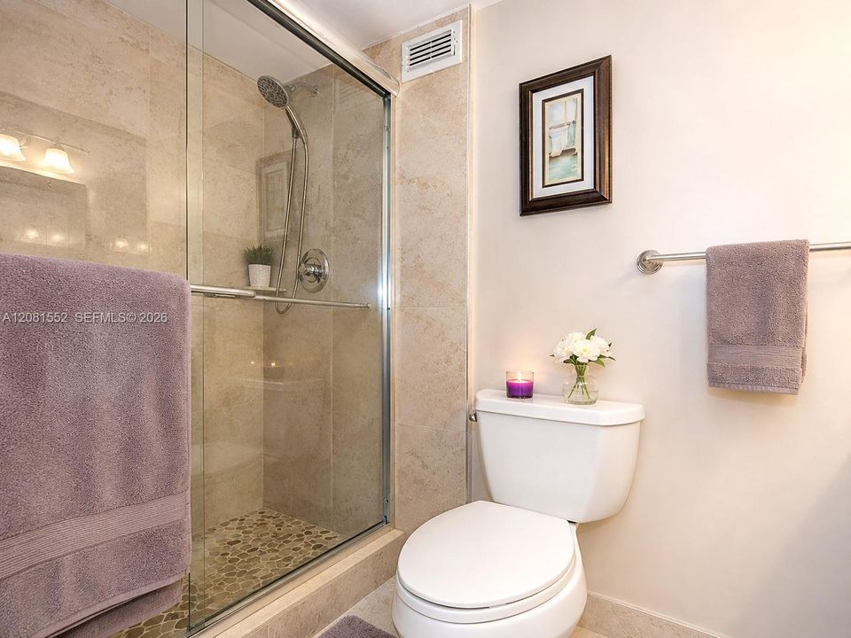 For Rent: $2,300 (2 beds, 2 baths, 1092 Square Feet)