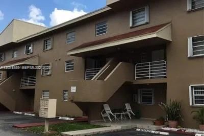 En Venta: $280,000 (2 camas, 1 baños, 948 Pies cuadrados)